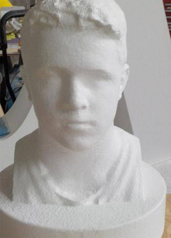 weiße 3D Skulptur - Männerbüste